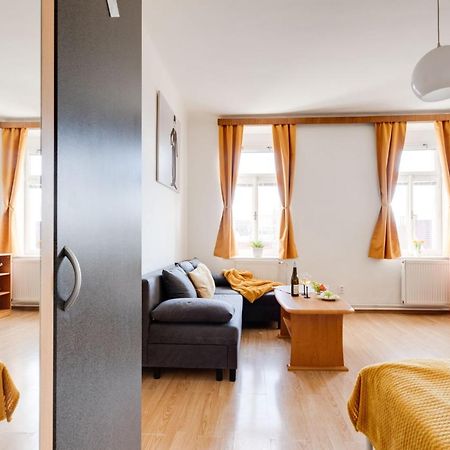 Sunshine Apartment Near The City Center Прага Екстериор снимка