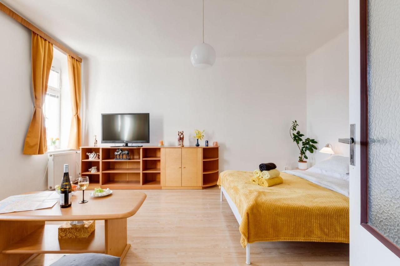 Sunshine Apartment Near The City Center Прага Екстериор снимка