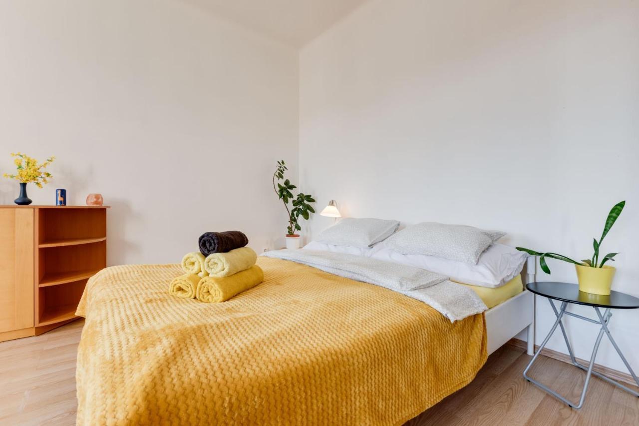 Sunshine Apartment Near The City Center Прага Екстериор снимка