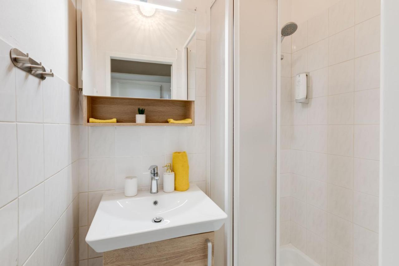 Sunshine Apartment Near The City Center Прага Екстериор снимка