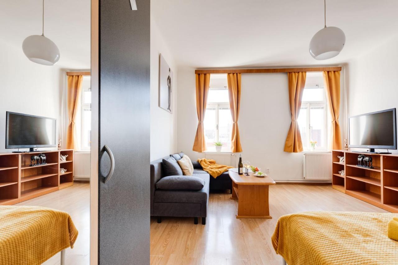 Sunshine Apartment Near The City Center Прага Екстериор снимка
