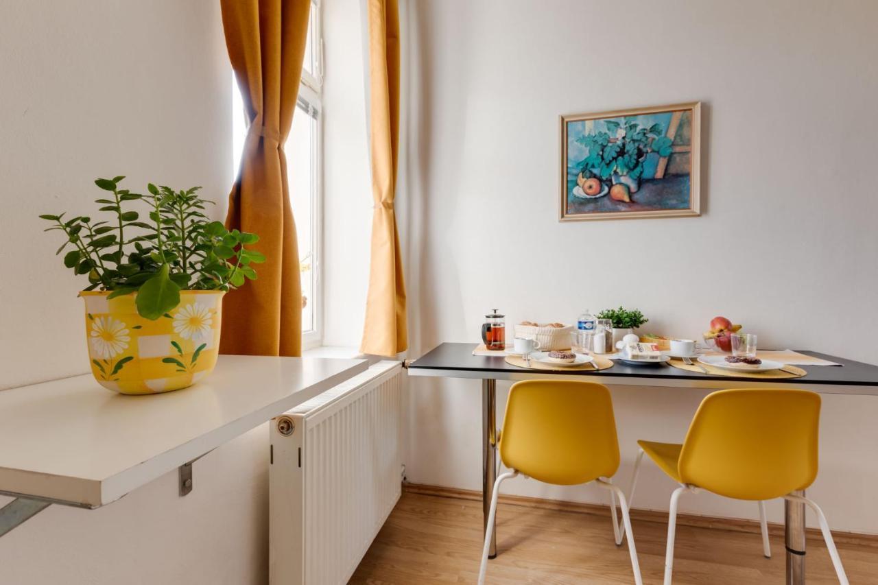 Sunshine Apartment Near The City Center Прага Екстериор снимка