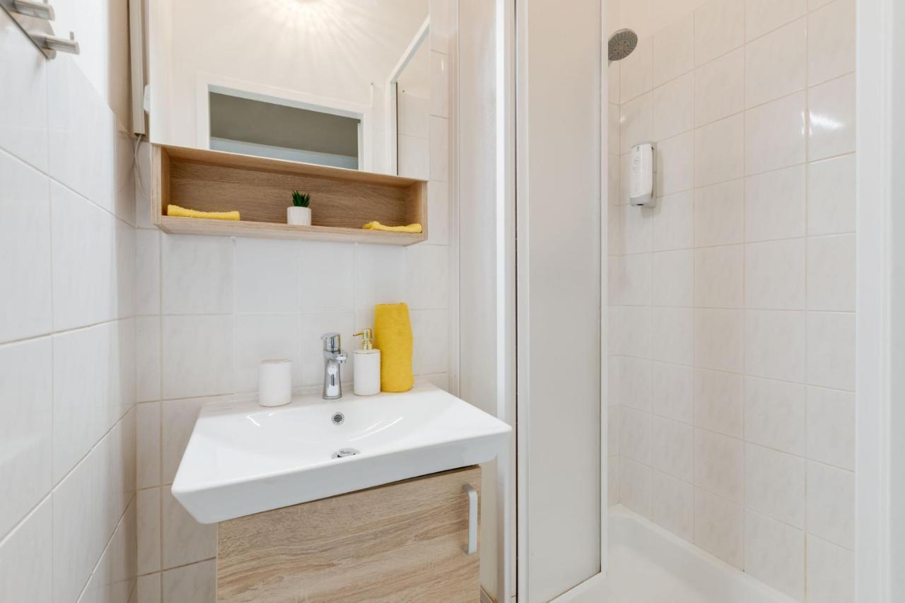 Sunshine Apartment Near The City Center Прага Екстериор снимка